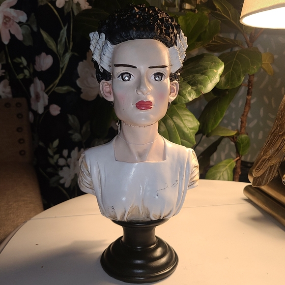 Bride of Frankenstein bust light up Halloween decor 13"x6" - Picture 6 of 11